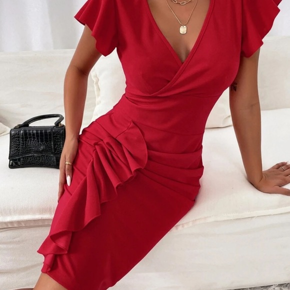 Elegant Red Ruffle Dress - Picture 3 of 7